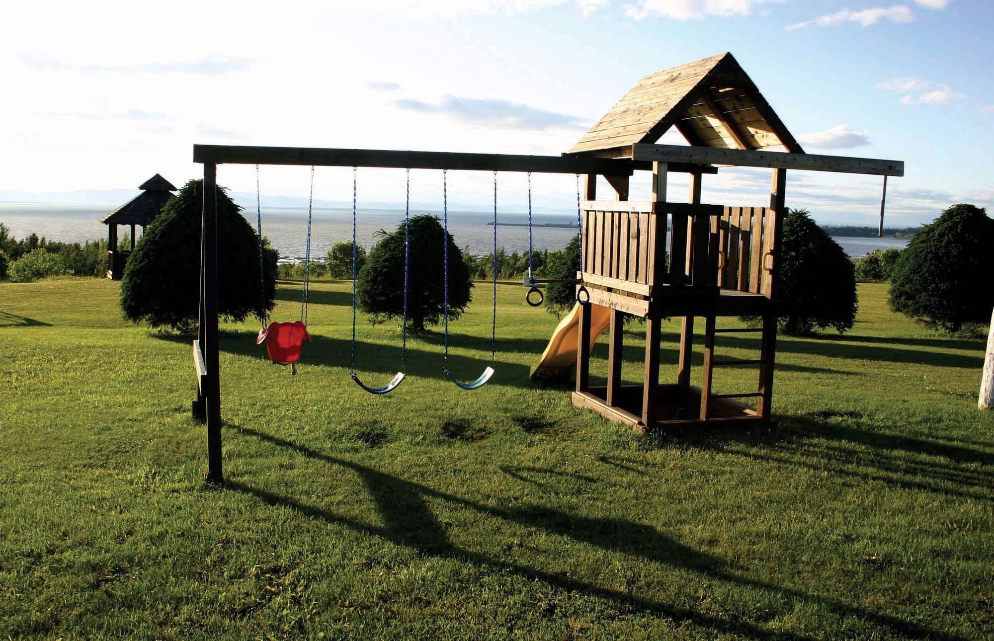 Motel Au Fleuve D'Argent Rivière-du-Loup Exteriör bild