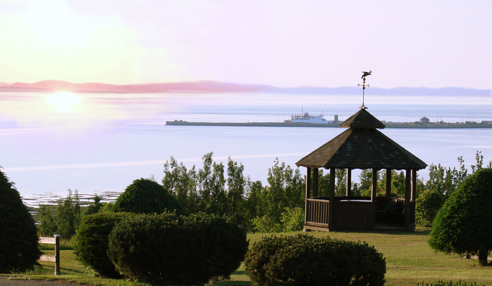 Motel Au Fleuve D'Argent Rivière-du-Loup Exteriör bild