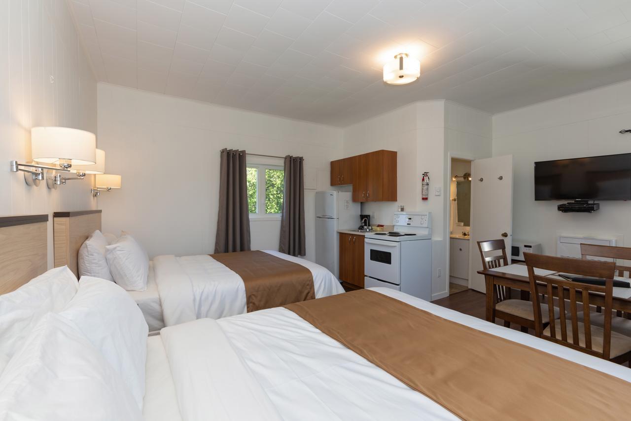 Motel Au Fleuve D'Argent Rivière-du-Loup Exteriör bild