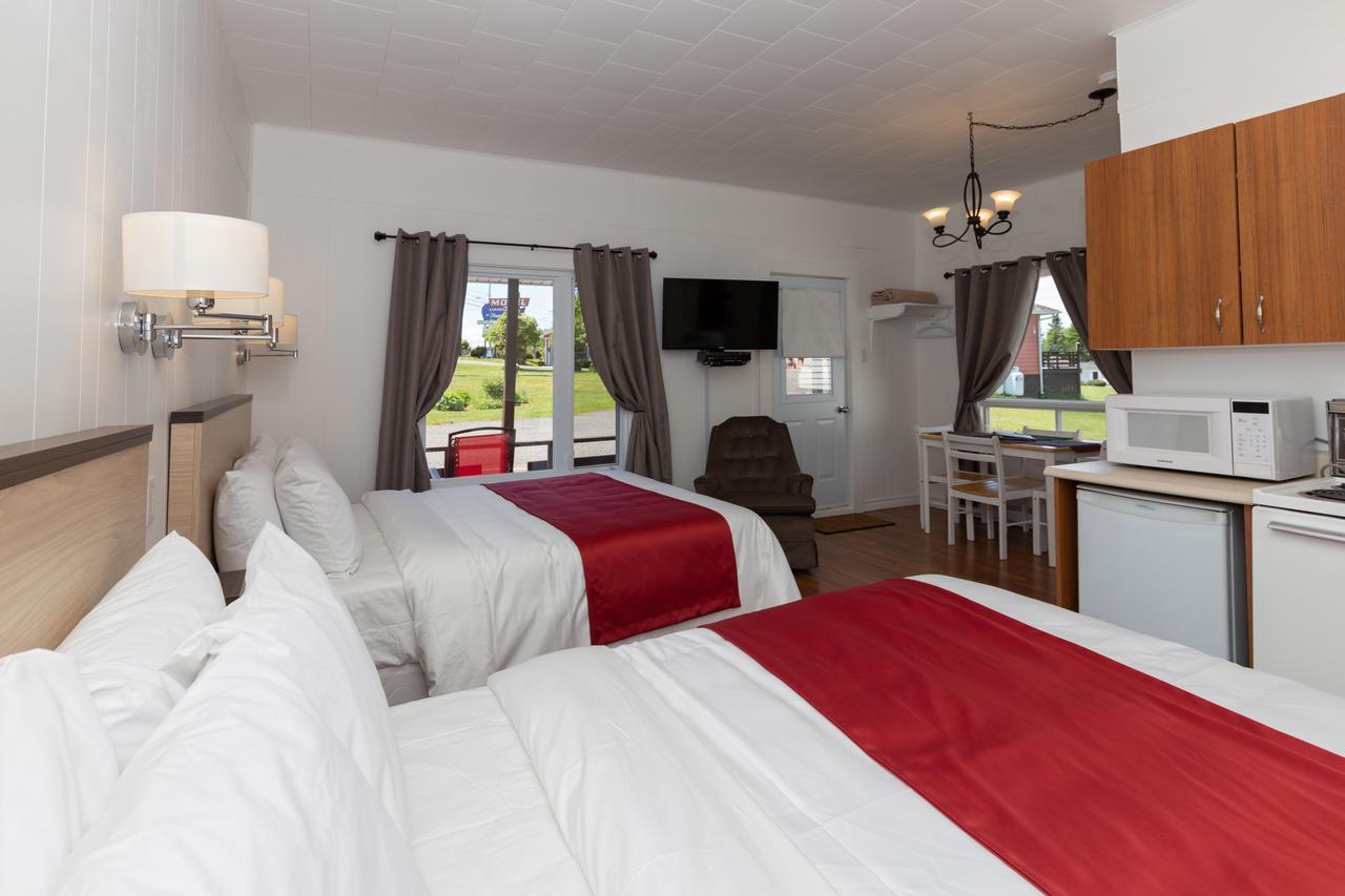 Motel Au Fleuve D'Argent Rivière-du-Loup Exteriör bild