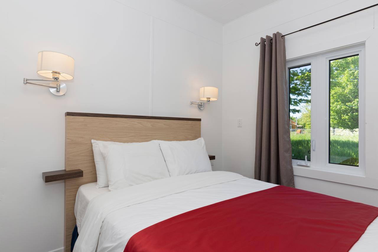 Motel Au Fleuve D'Argent Rivière-du-Loup Exteriör bild
